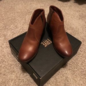 Frye Shoes - Frye Nora short boot - Nora zip short Frye Shoes - Frye Nora short boot - Nora zip short